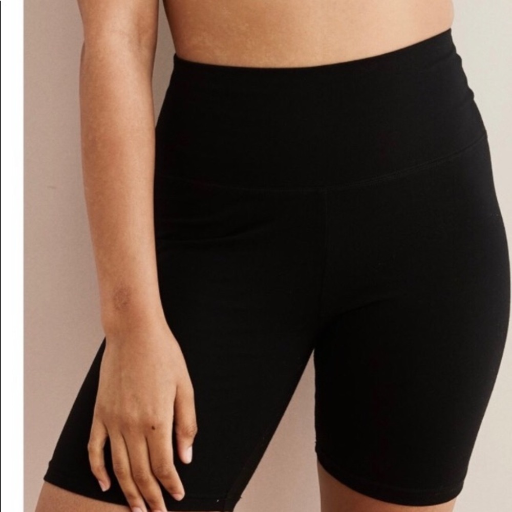 Black biker short